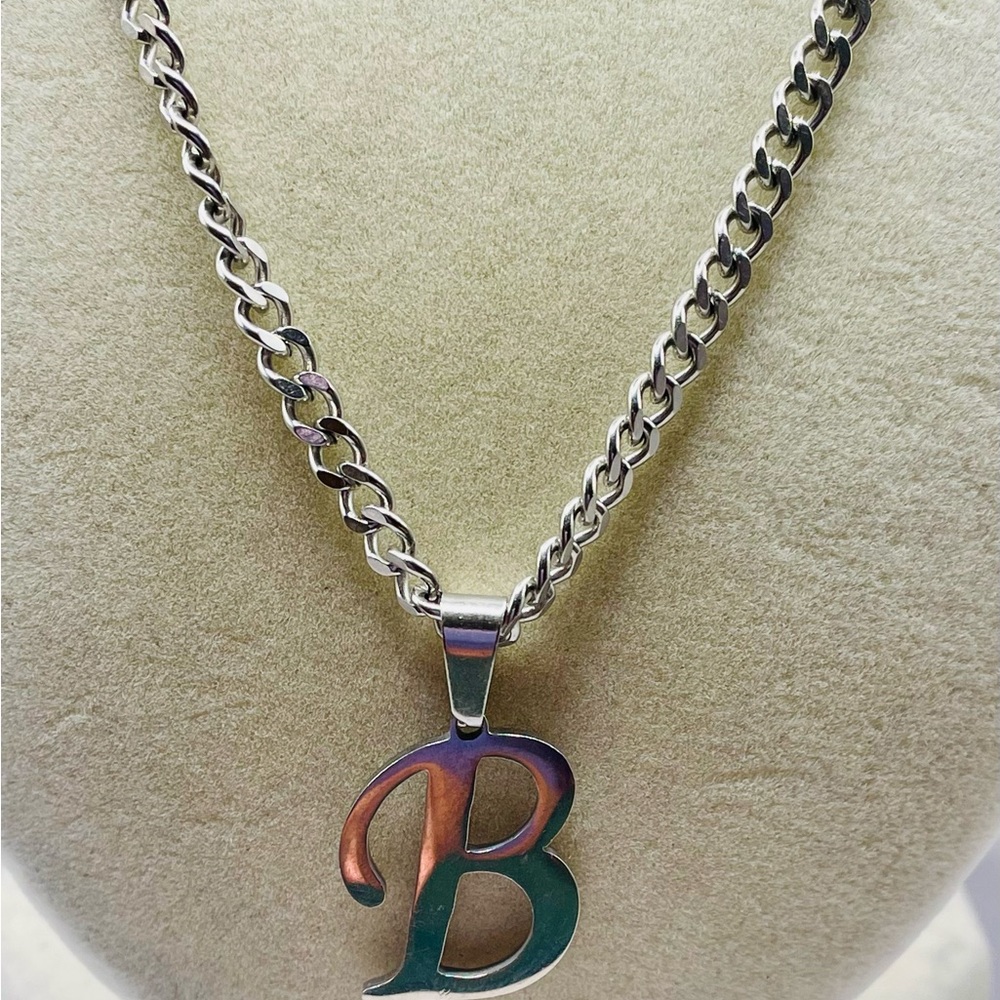 Silver Tone Chain With A Script B Initial Pendant… - image 1